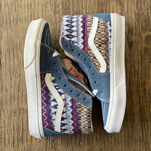 Vans Sk8-Hi Southwestern/Aztec print material. Blue, white & red. Women’s 6. NWT - Picture 8 of 14
